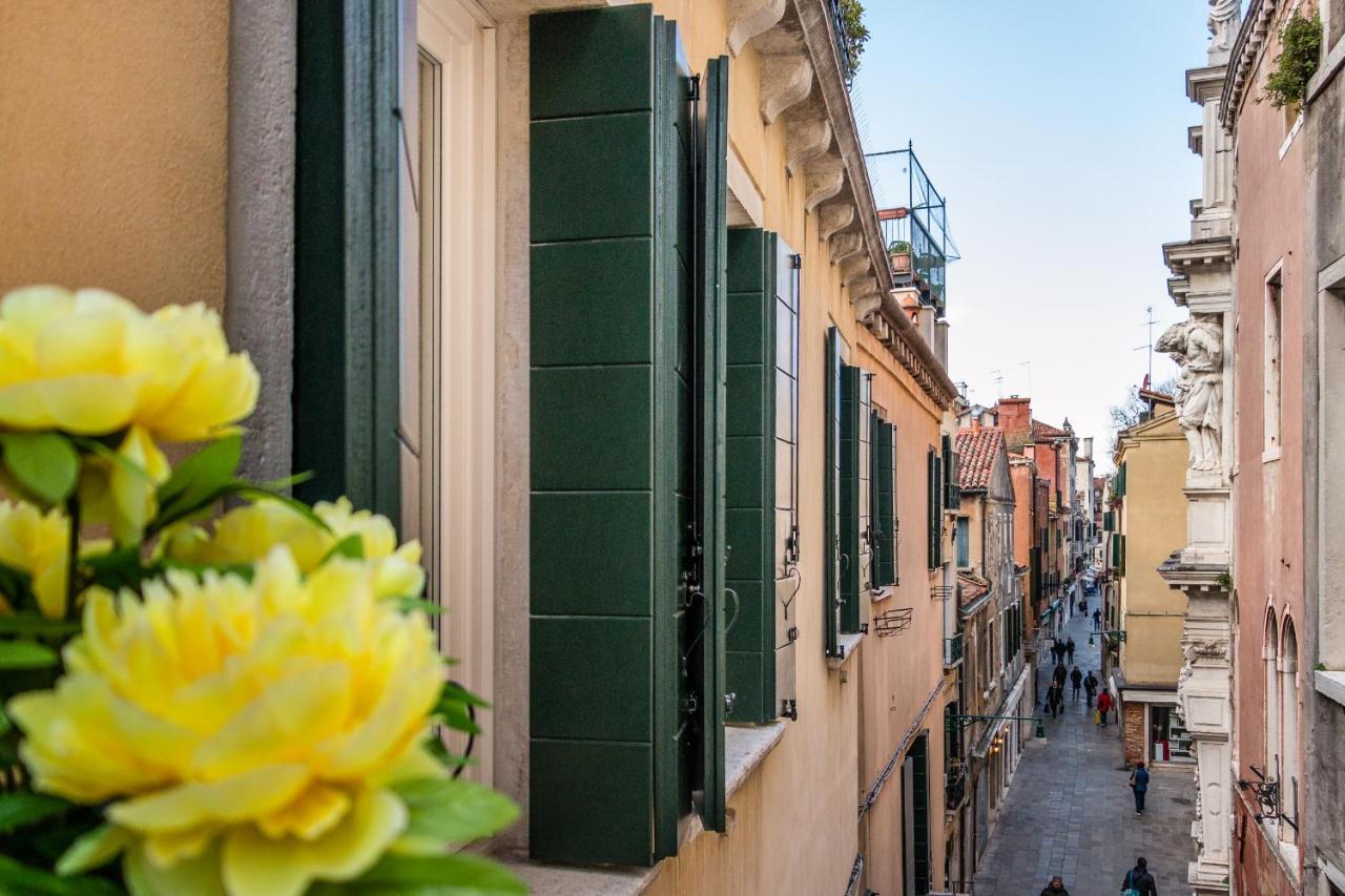 Doge'S Pantheon & St.Mark School In Hidden Venesia Bagian luar foto