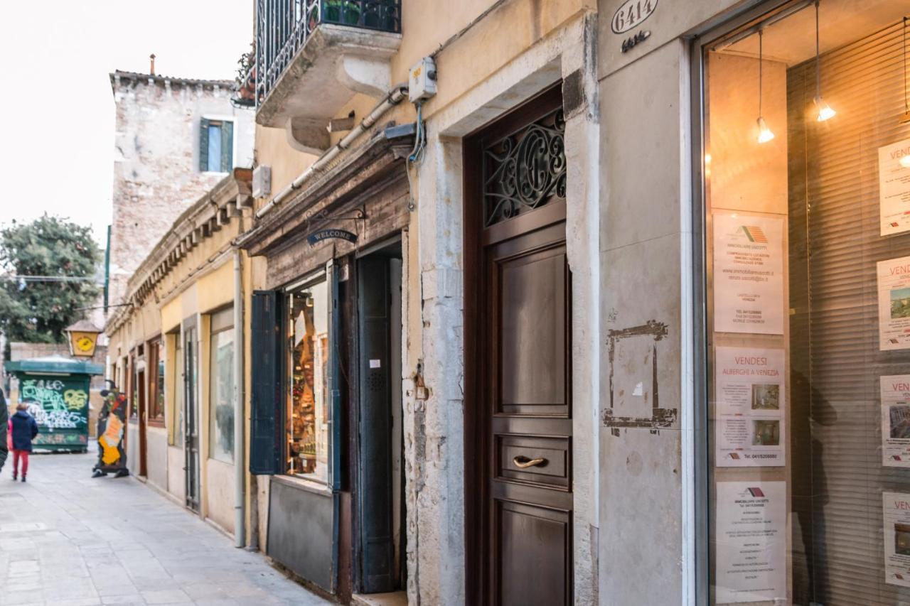 Doge'S Pantheon & St.Mark School In Hidden Venesia Bagian luar foto