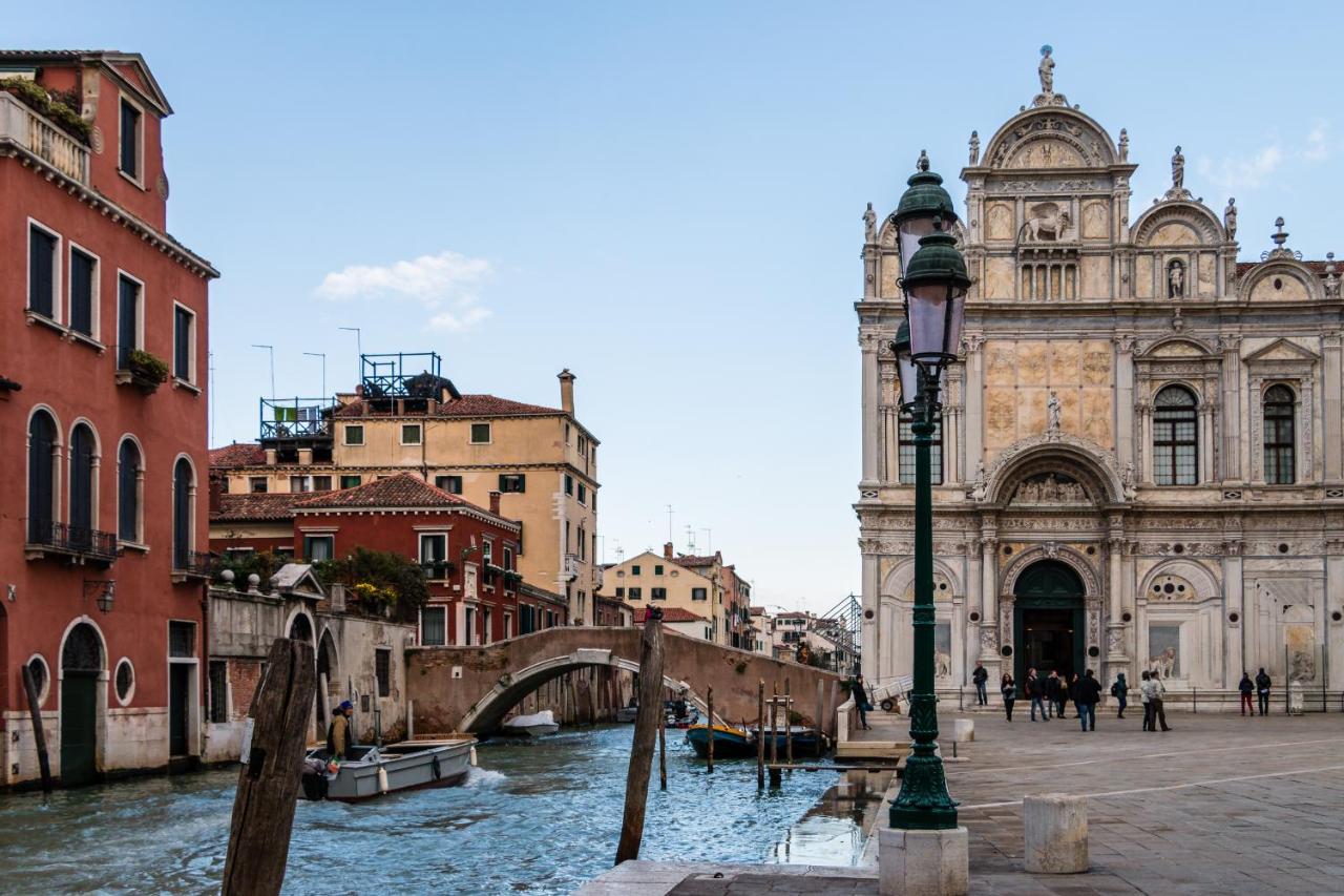 Doge'S Pantheon & St.Mark School In Hidden Venesia Bagian luar foto